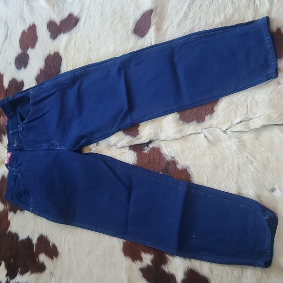 RUSTLER - Picture 4 of 4